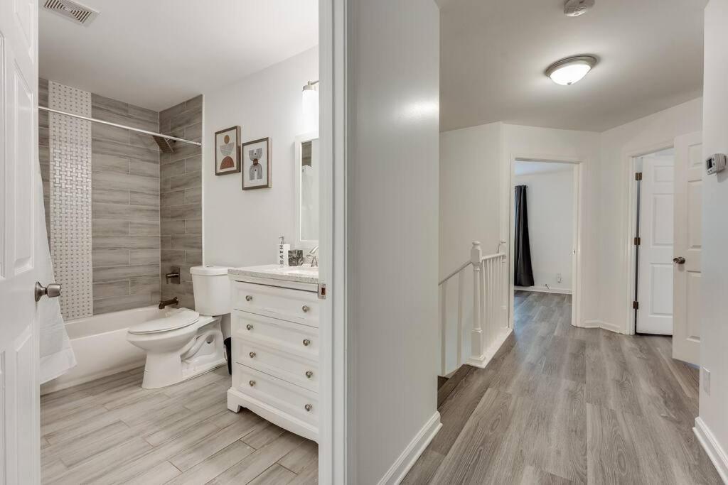 Luxury Atlanta Home - Self Check-In Pet Friendly Free Parking Экстерьер фото